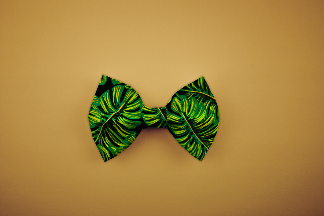 Monstera Leaf Bow Tie